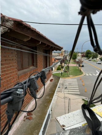 Trabajo en altura desde canasto hidráulico